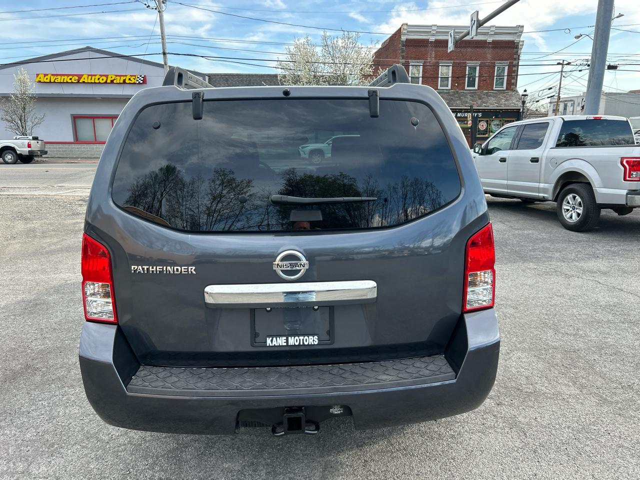 Nissan Pathfinder LE 4WD 2012