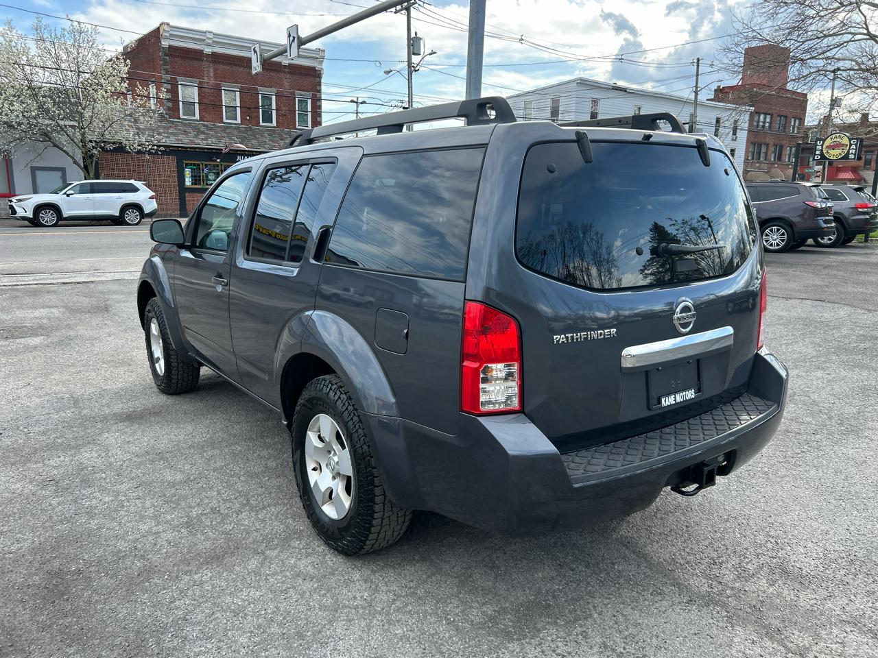 Nissan Pathfinder LE 4WD 2012
