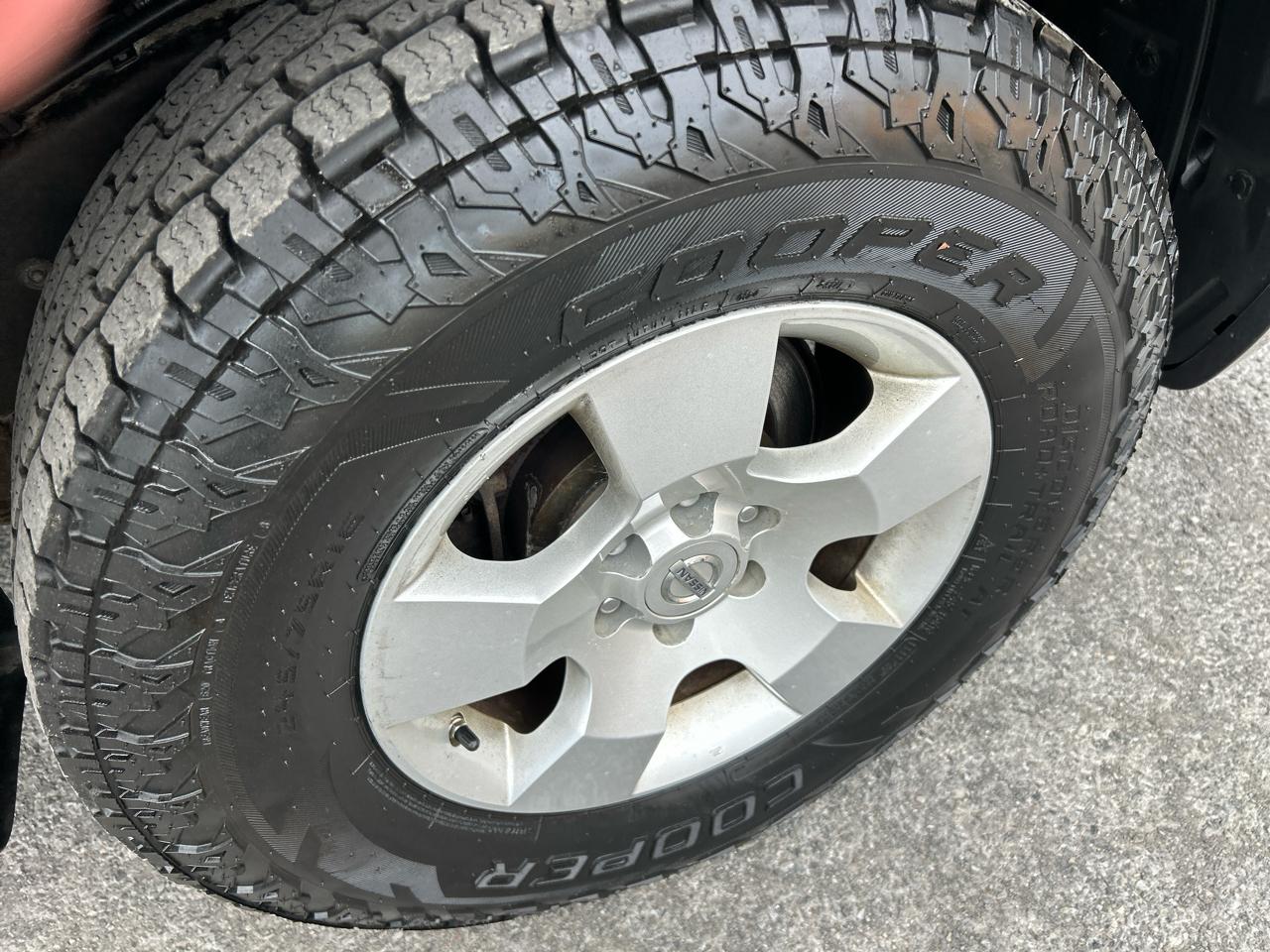 Nissan Pathfinder LE 4WD 2012