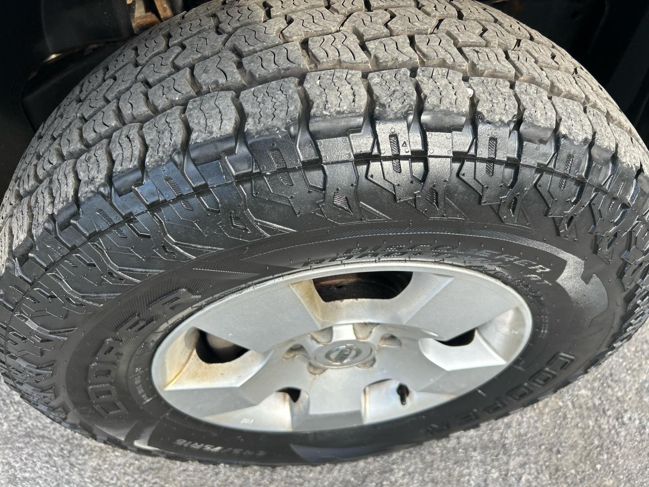 Nissan Pathfinder LE 4WD 2012