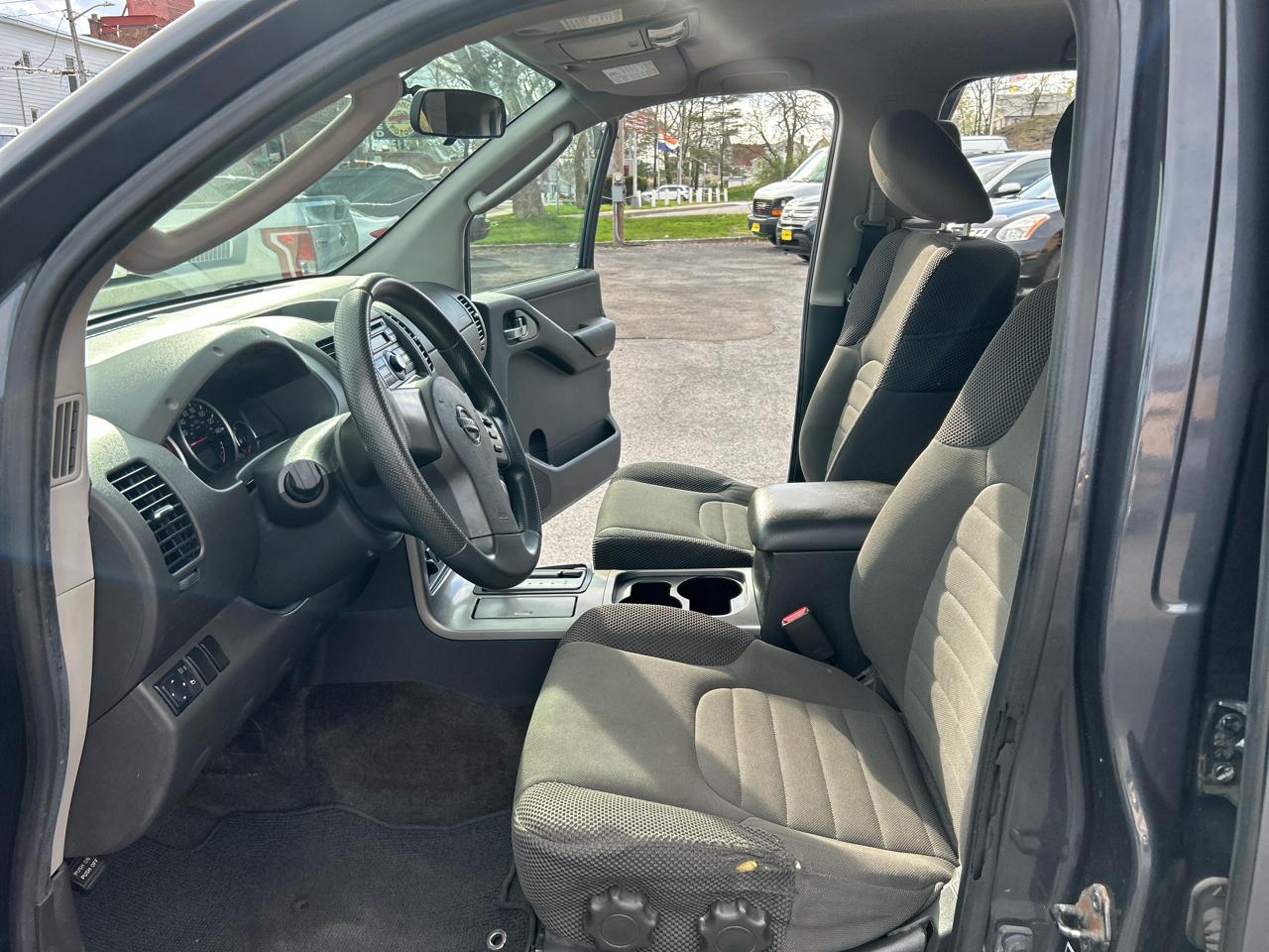 Nissan Pathfinder LE 4WD 2012