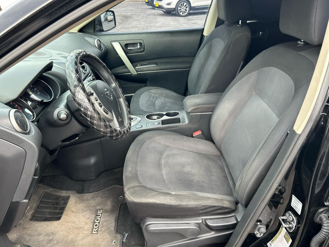 Nissan Rogue S AWD 2012