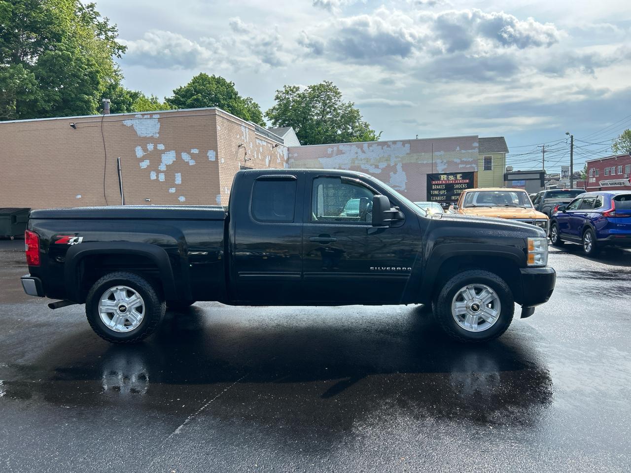 Chevrolet Silverado 1500 LT Ext. Cab Long Box 4WD 2011