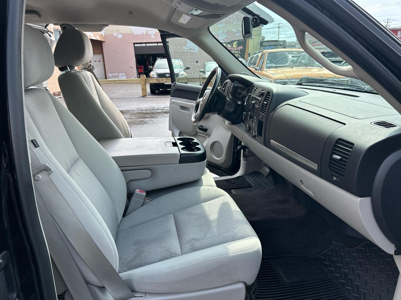 Chevrolet Silverado 1500 LT Ext. Cab Long Box 4WD 2011