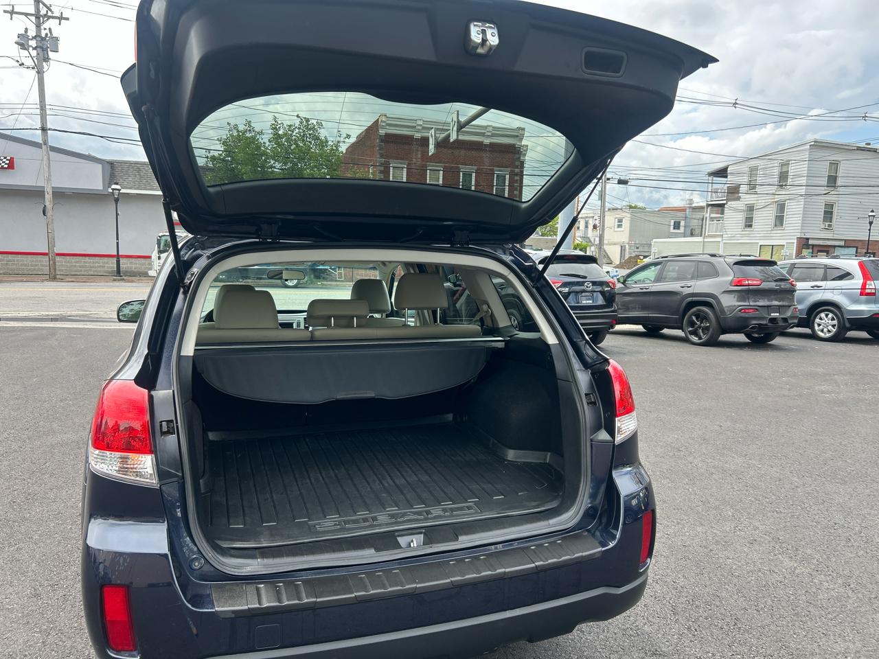 Subaru Outback 2.5i Limited 2012
