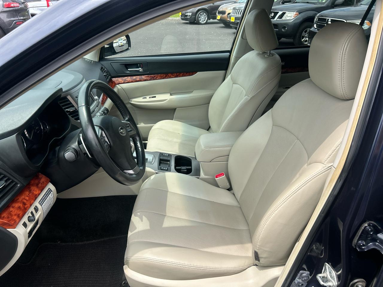 Subaru Outback 2.5i Limited 2012