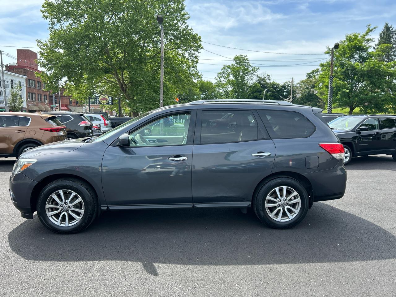 Nissan Pathfinder S 4WD 2014