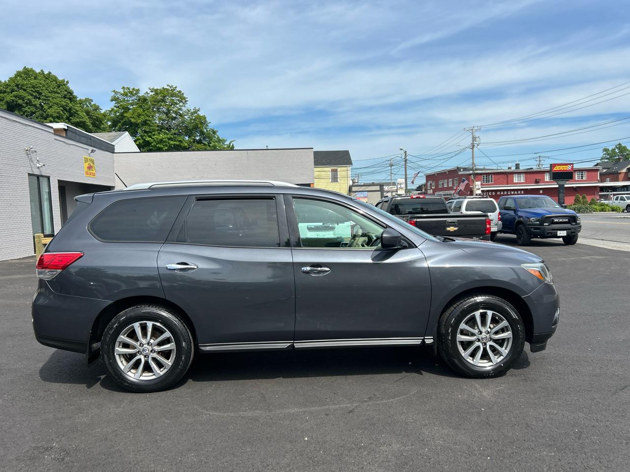 Nissan Pathfinder S 4WD 2014