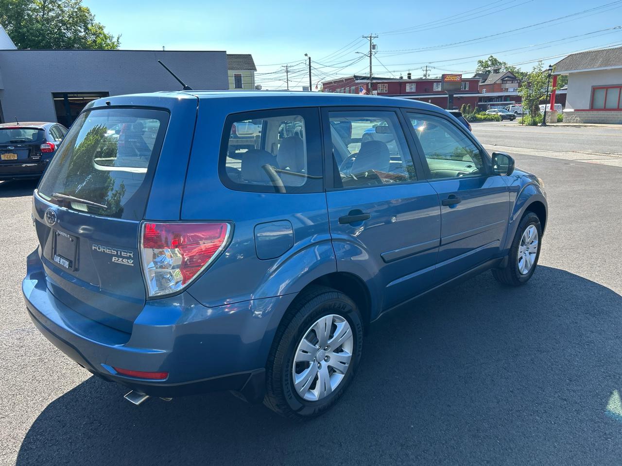 Subaru Forester 2.5X 2010