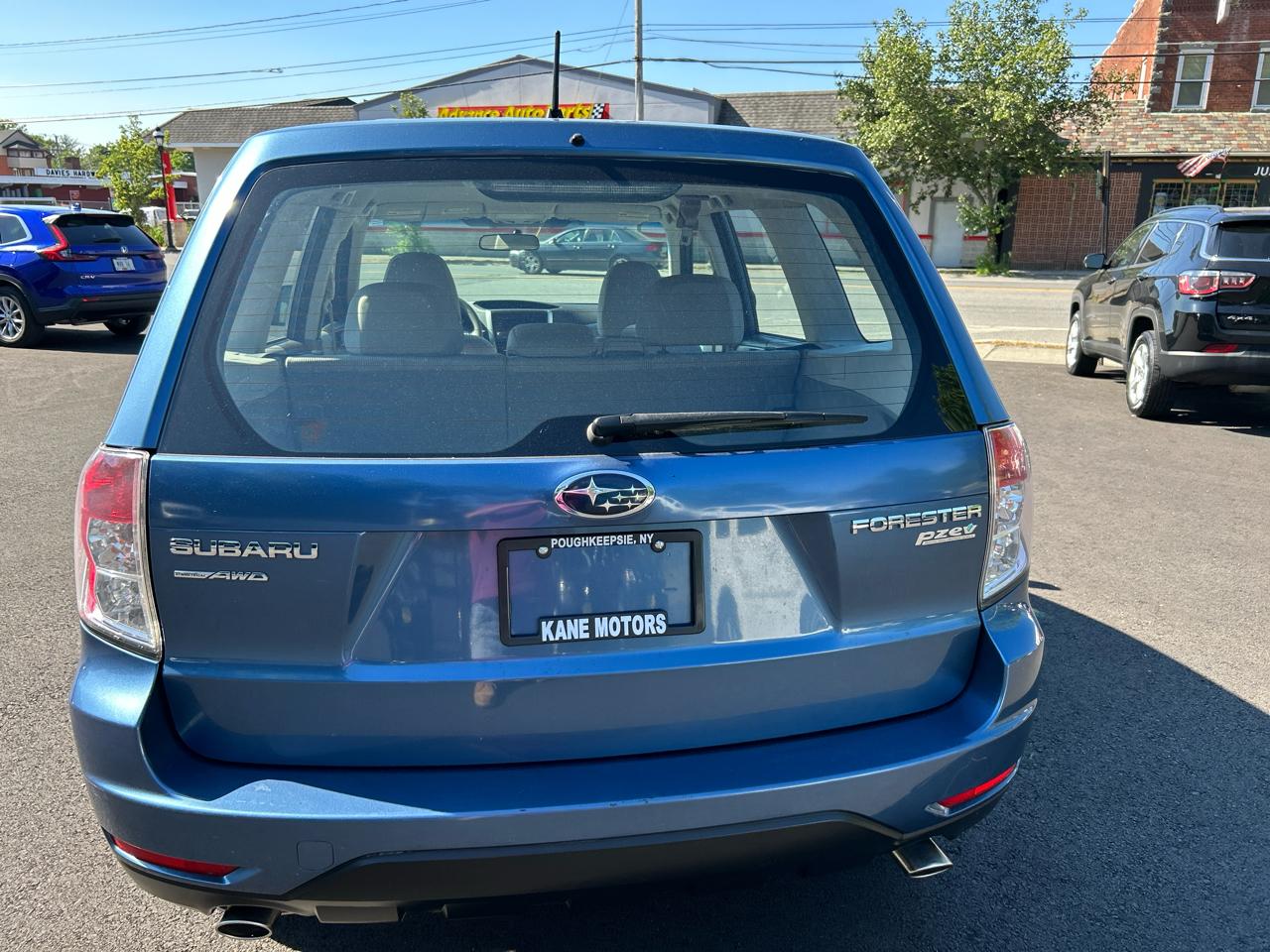 Subaru Forester 2.5X 2010