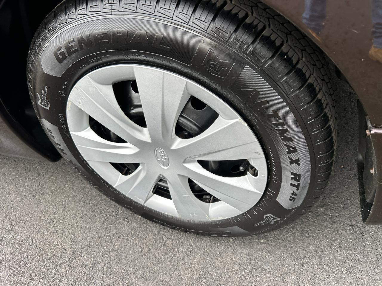 Subaru Impreza Base 5-Door 2013