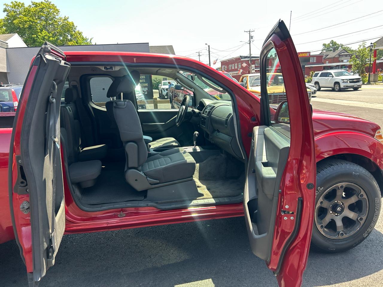 Nissan Frontier 2WD Crew Cab LWB Auto SE 2011