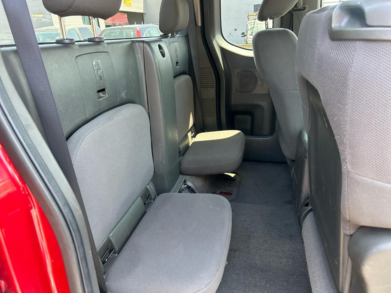 Nissan Frontier 2WD Crew Cab LWB Auto SE 2011