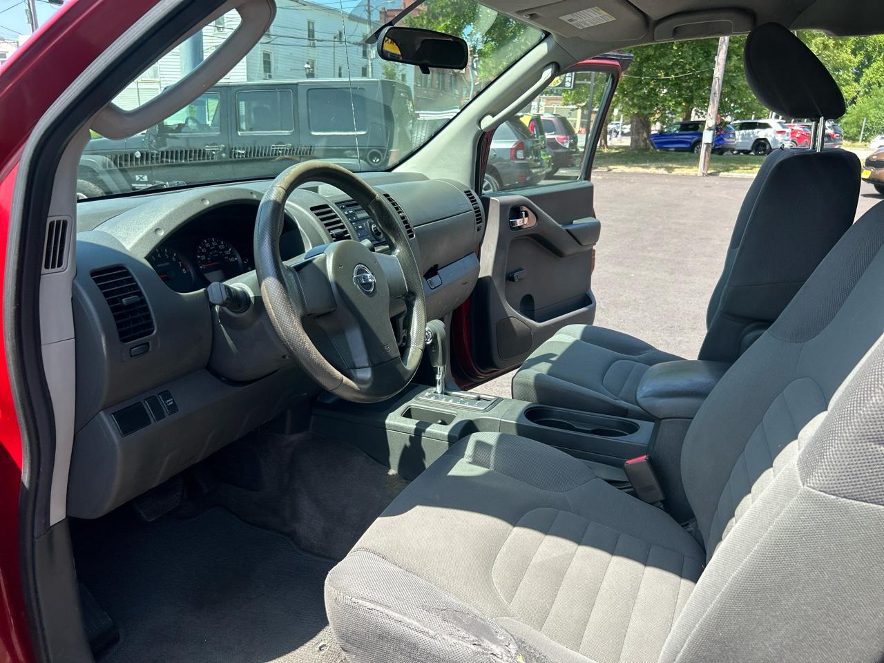 Nissan Frontier 2WD Crew Cab LWB Auto SE 2011