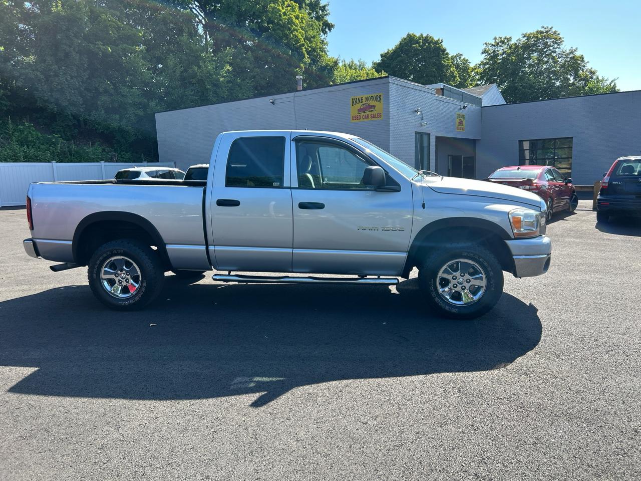 Dodge Ram 1500 4dr Quad Cab 140" WB 4WD SLT 2006