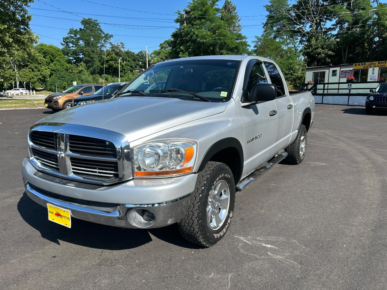 Dodge Ram 1500 4dr Quad Cab 140" WB 4WD SLT 2006