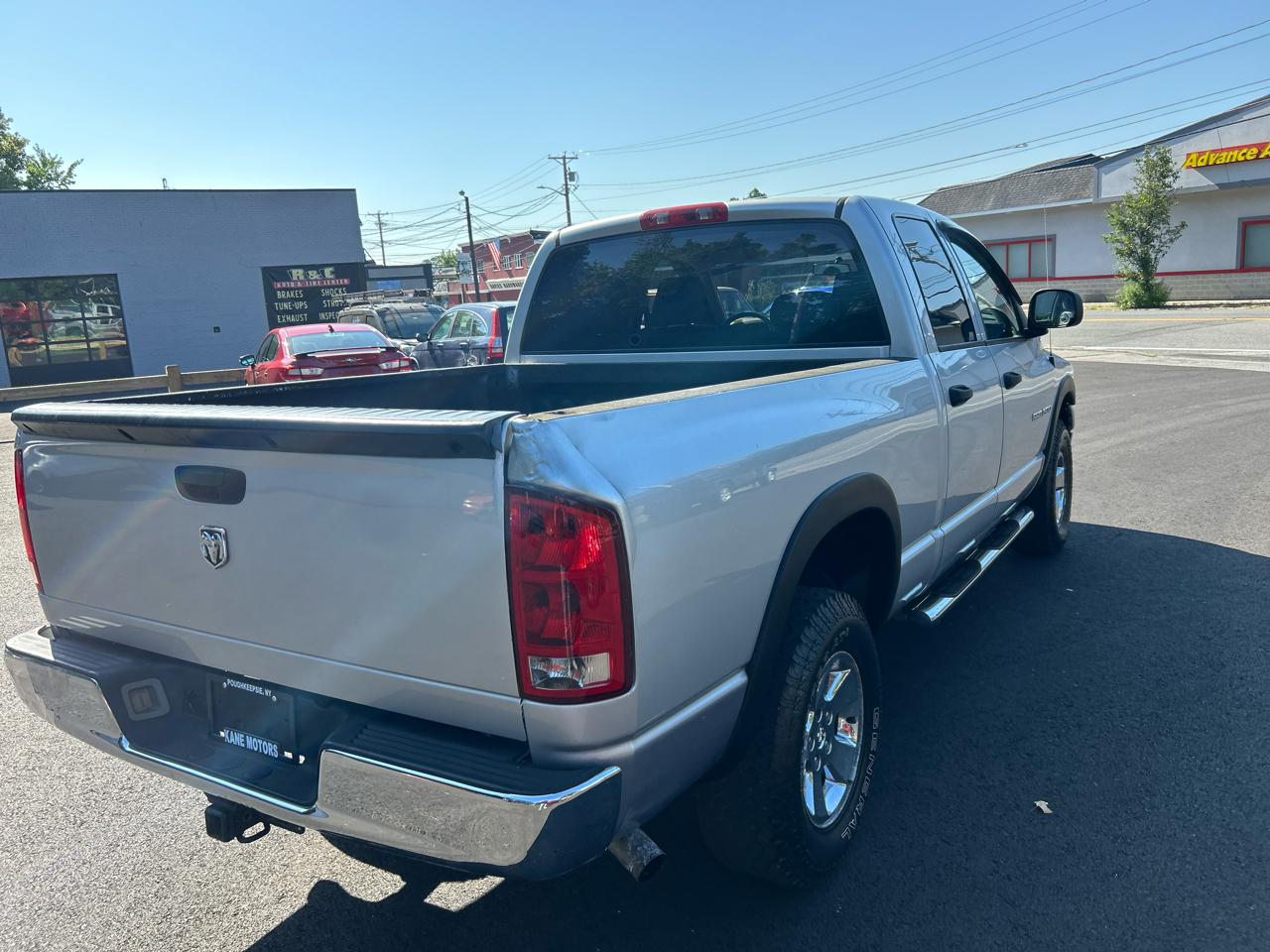 Dodge Ram 1500 4dr Quad Cab 140" WB 4WD SLT 2006