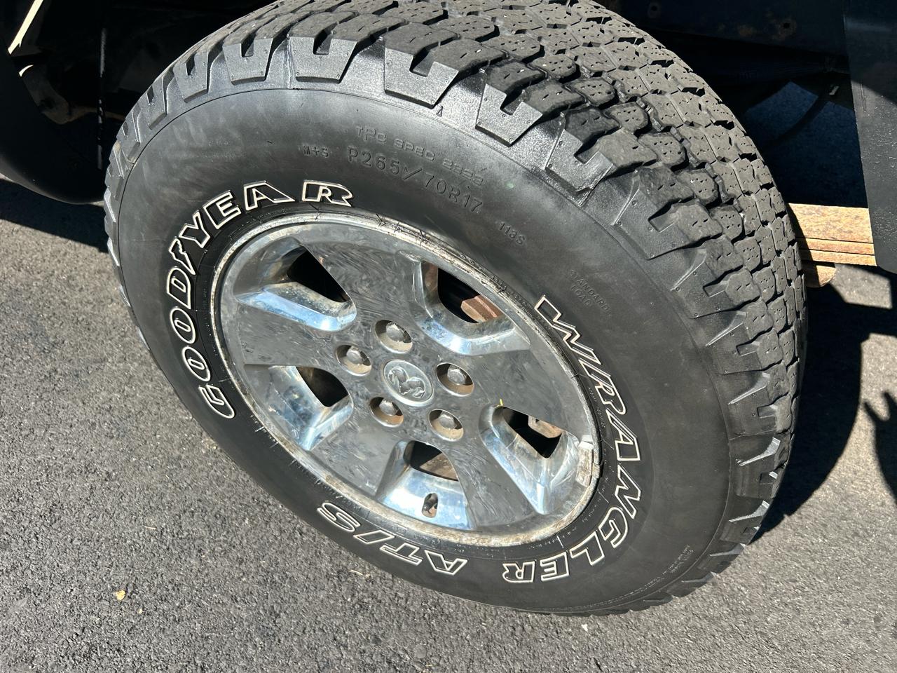 Dodge Ram 1500 4dr Quad Cab 140" WB 4WD SLT 2006