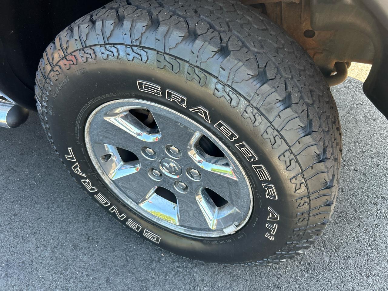 Dodge Ram 1500 4dr Quad Cab 140" WB 4WD SLT 2006