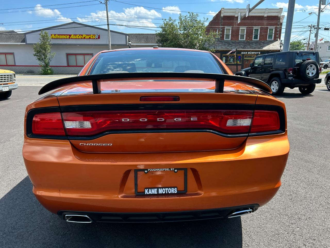 Dodge Charger SE 2011