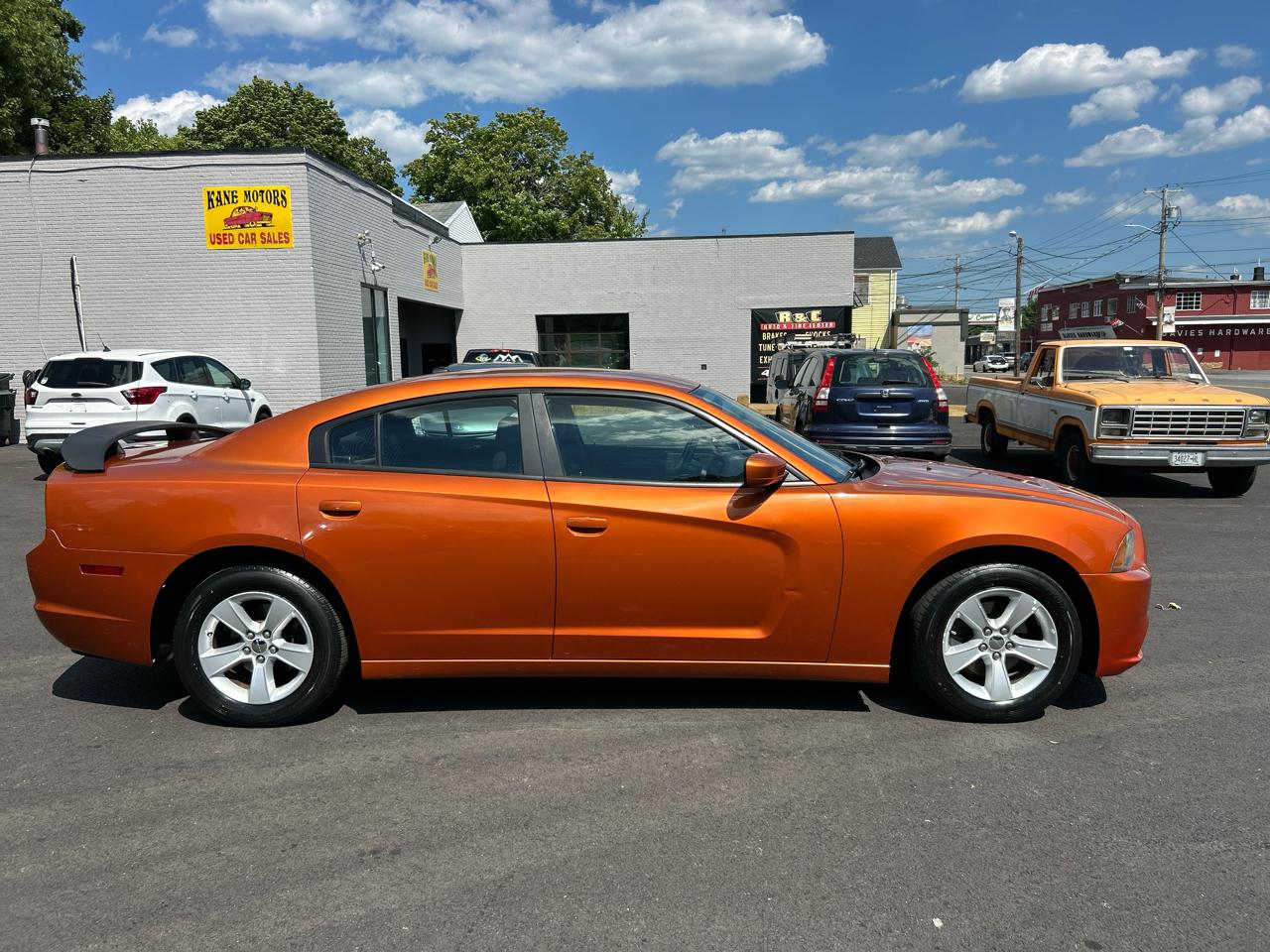 Dodge Charger SE 2011