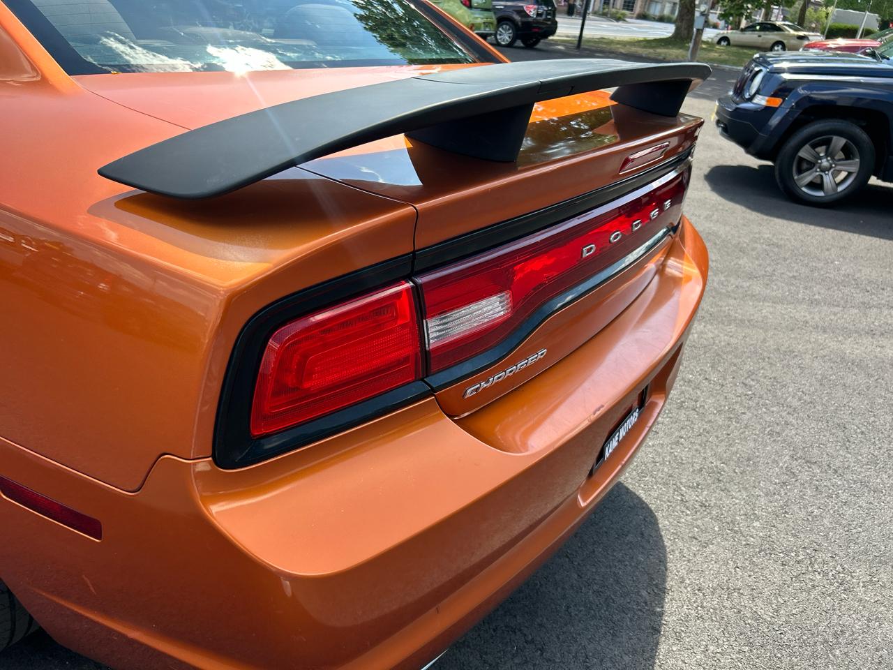 Dodge Charger SE 2011