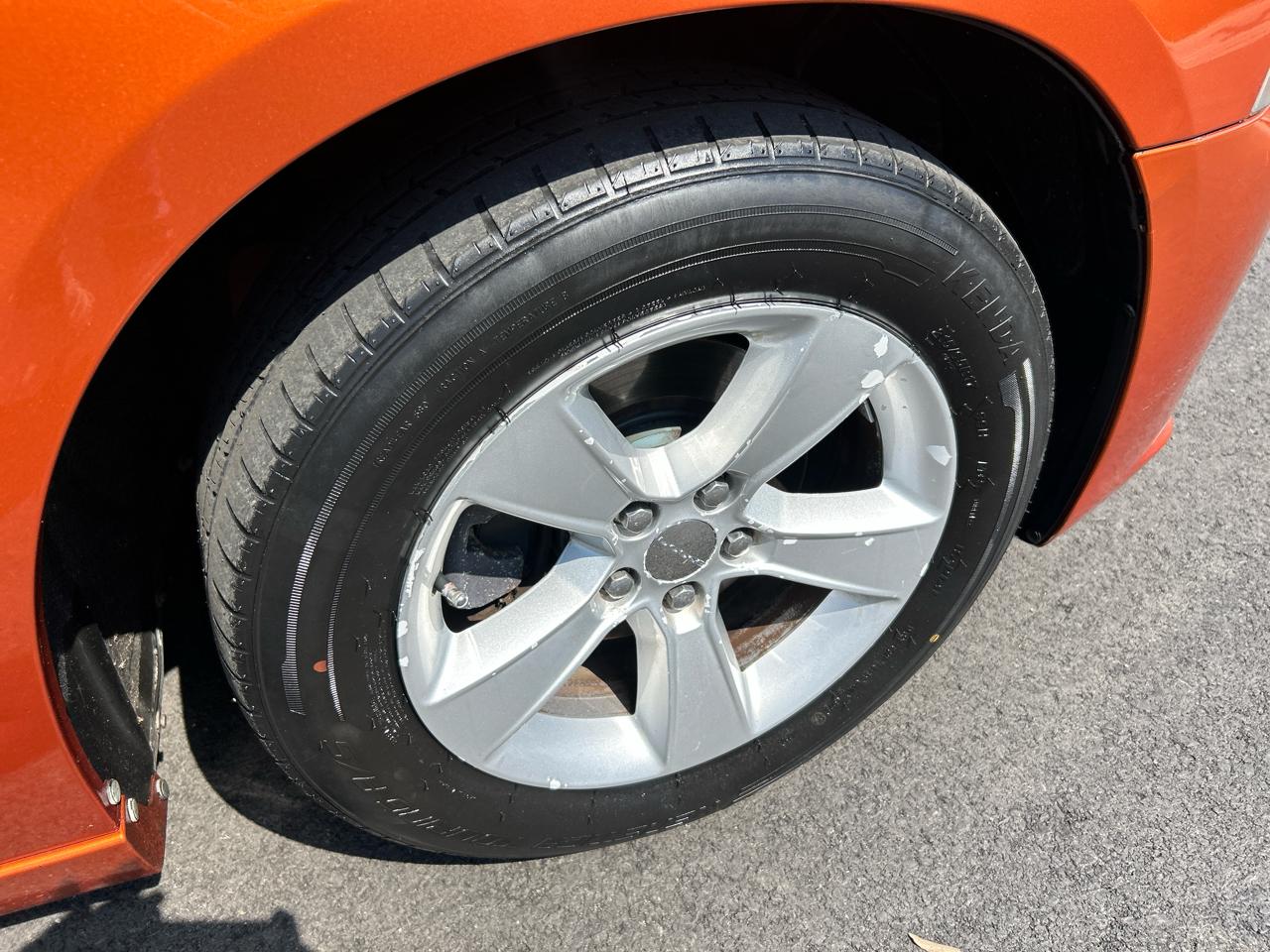 Dodge Charger SE 2011