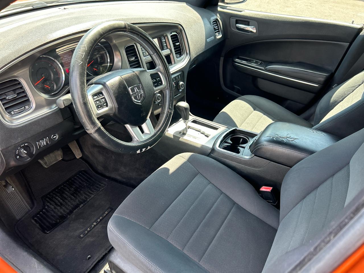 Dodge Charger SE 2011