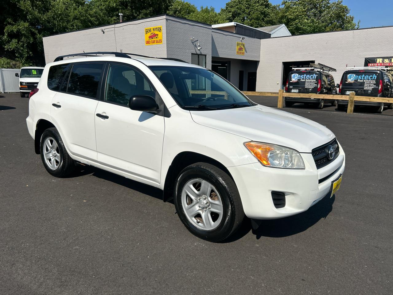 Toyota RAV4 Base I4 4WD 2011