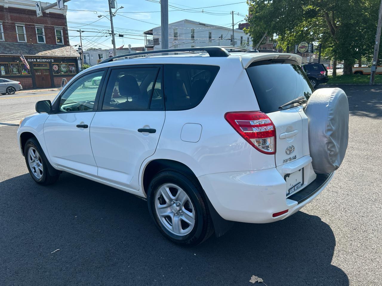 Toyota RAV4 Base I4 4WD 2011