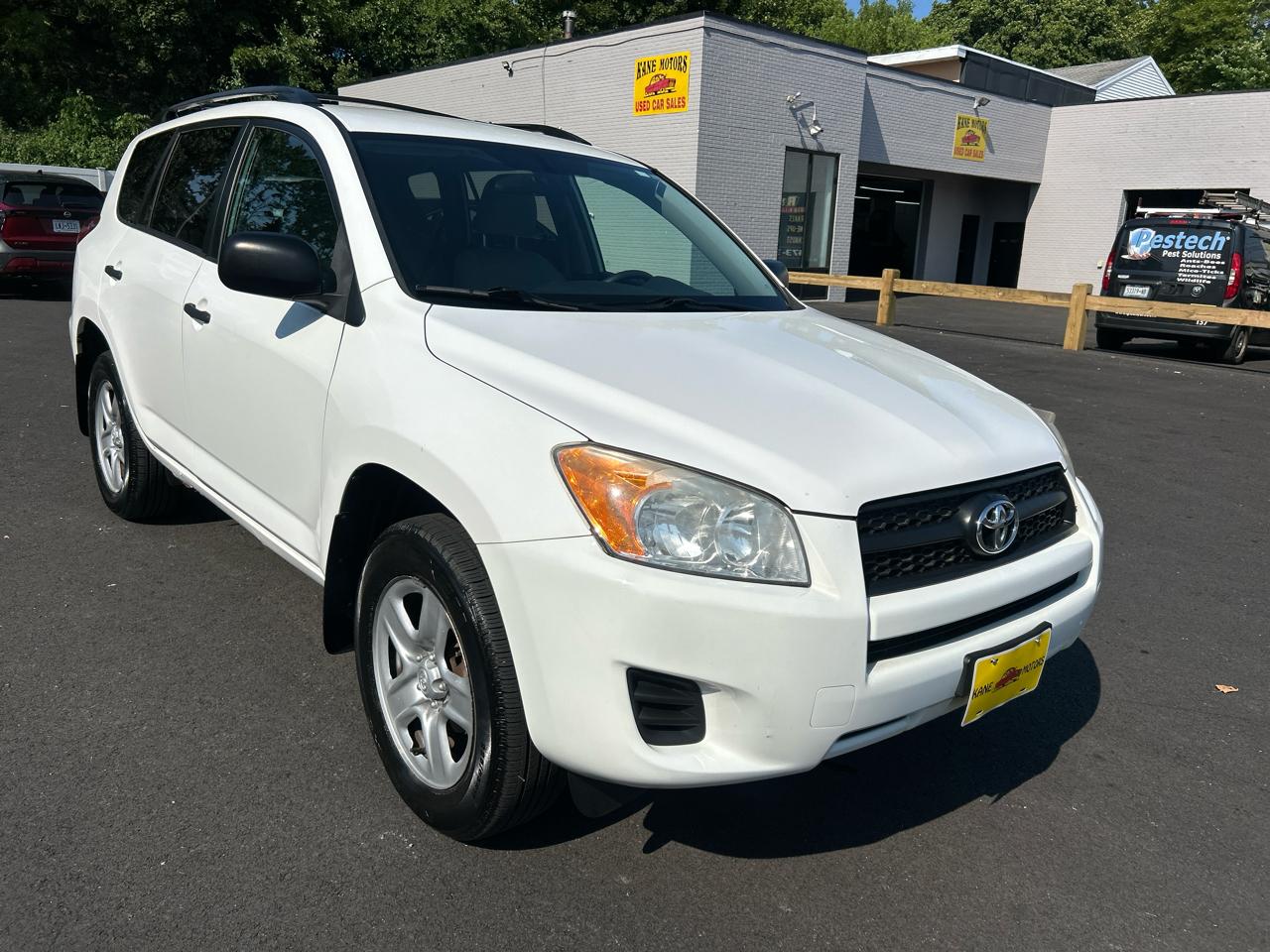 Toyota RAV4 Base I4 4WD 2011