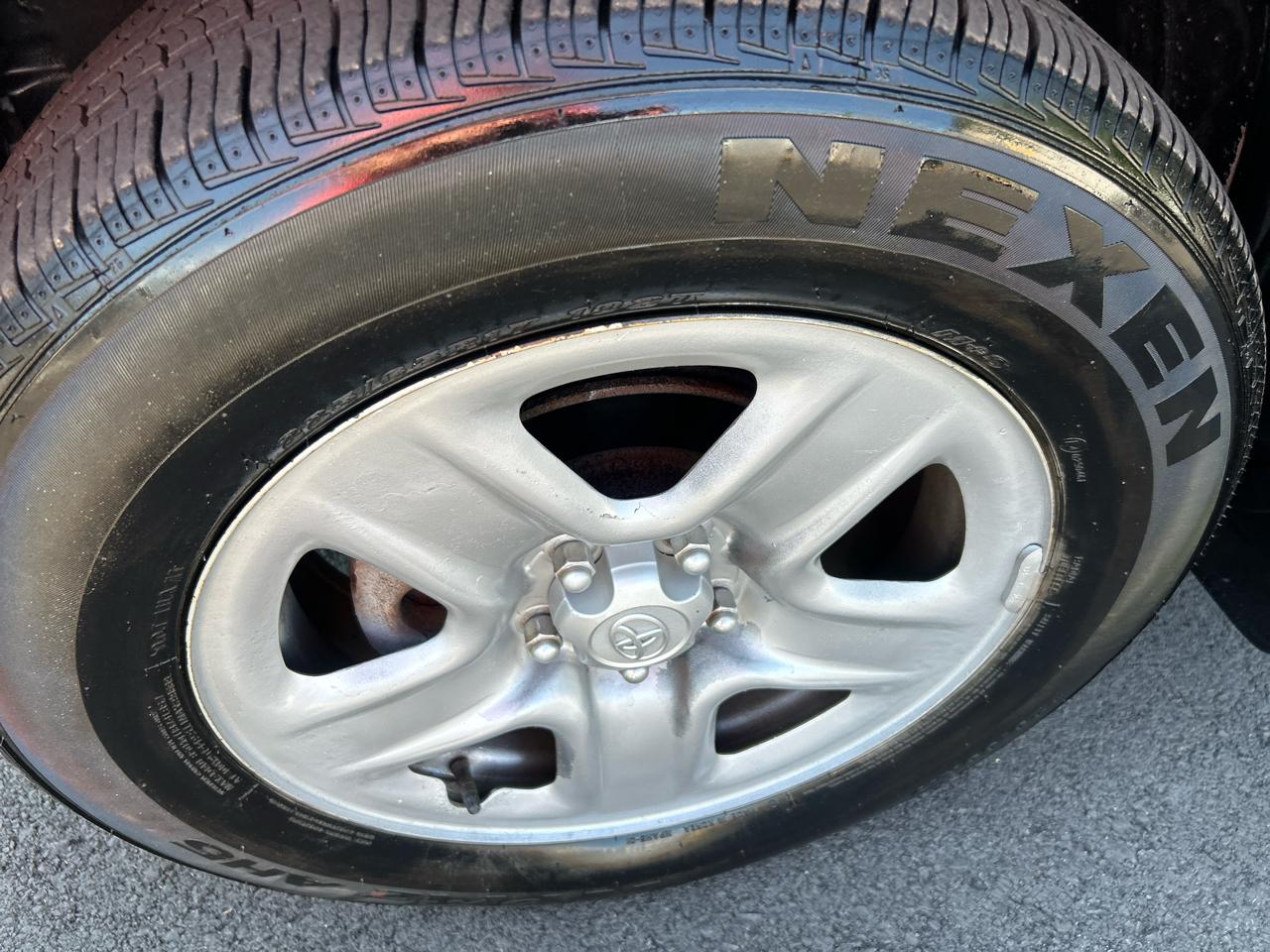 Toyota RAV4 Base I4 4WD 2011