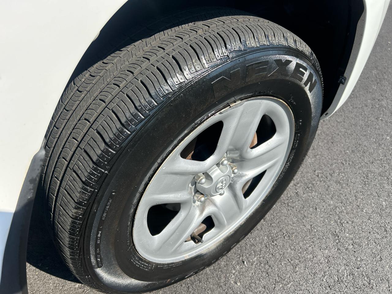 Toyota RAV4 Base I4 4WD 2011