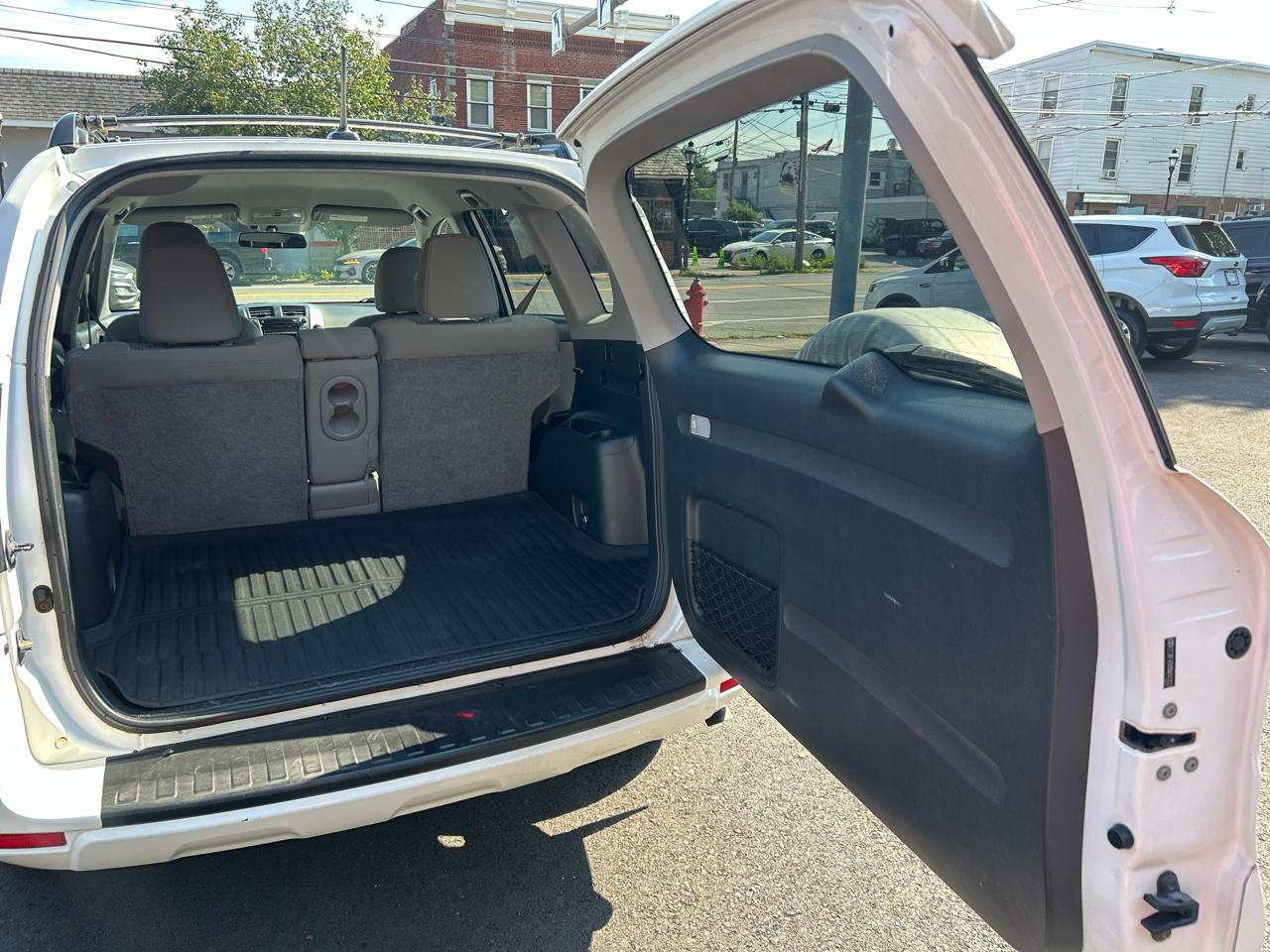 Toyota RAV4 Base I4 4WD 2011
