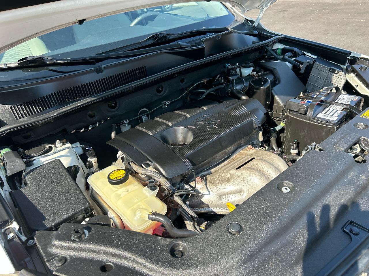 Toyota RAV4 Base I4 4WD 2011