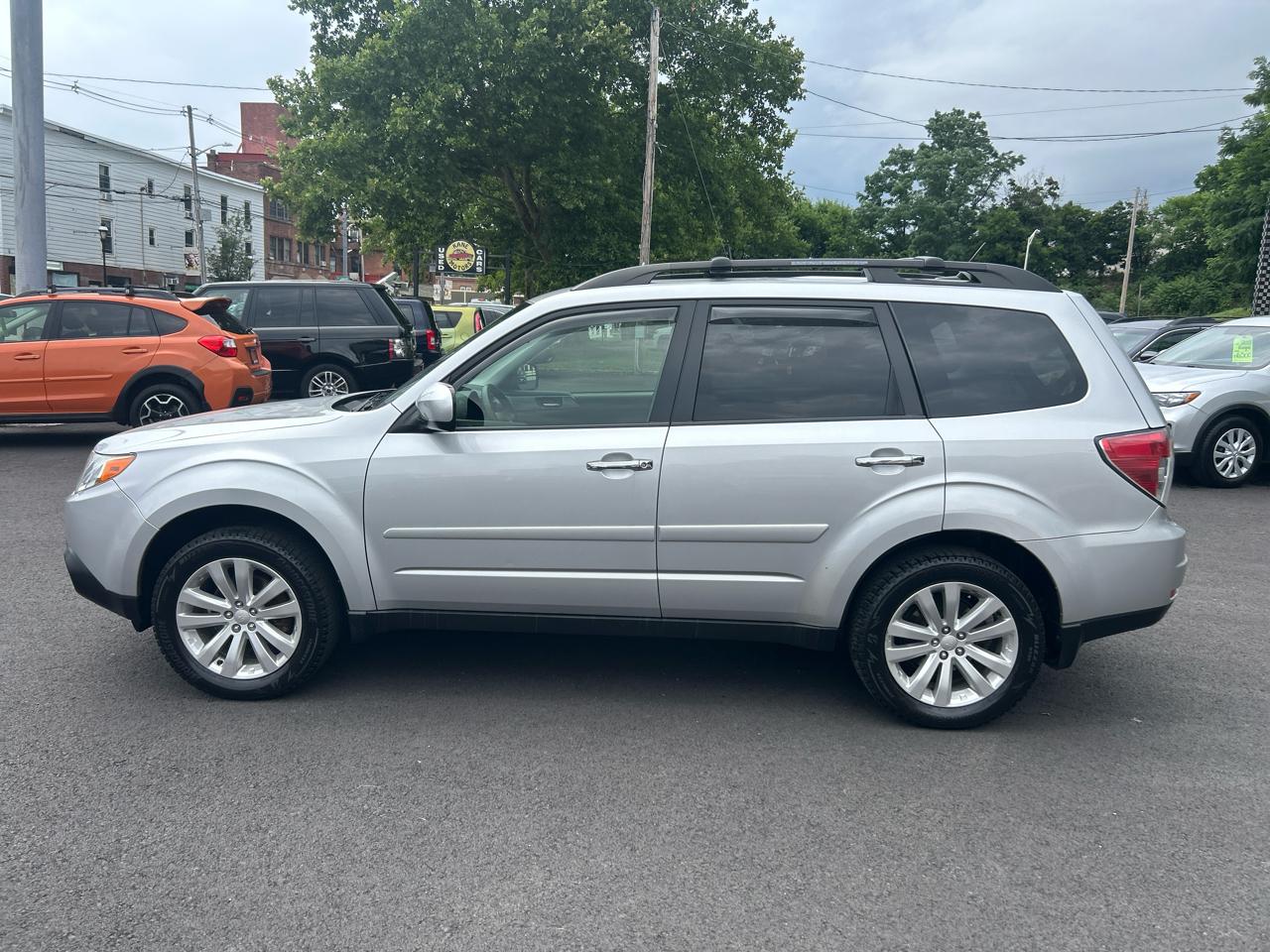 Subaru Forester 2.5X Limited 2011