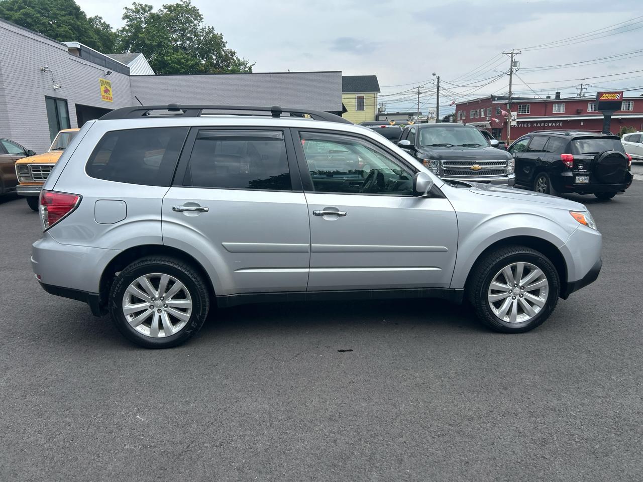 Subaru Forester 2.5X Limited 2011