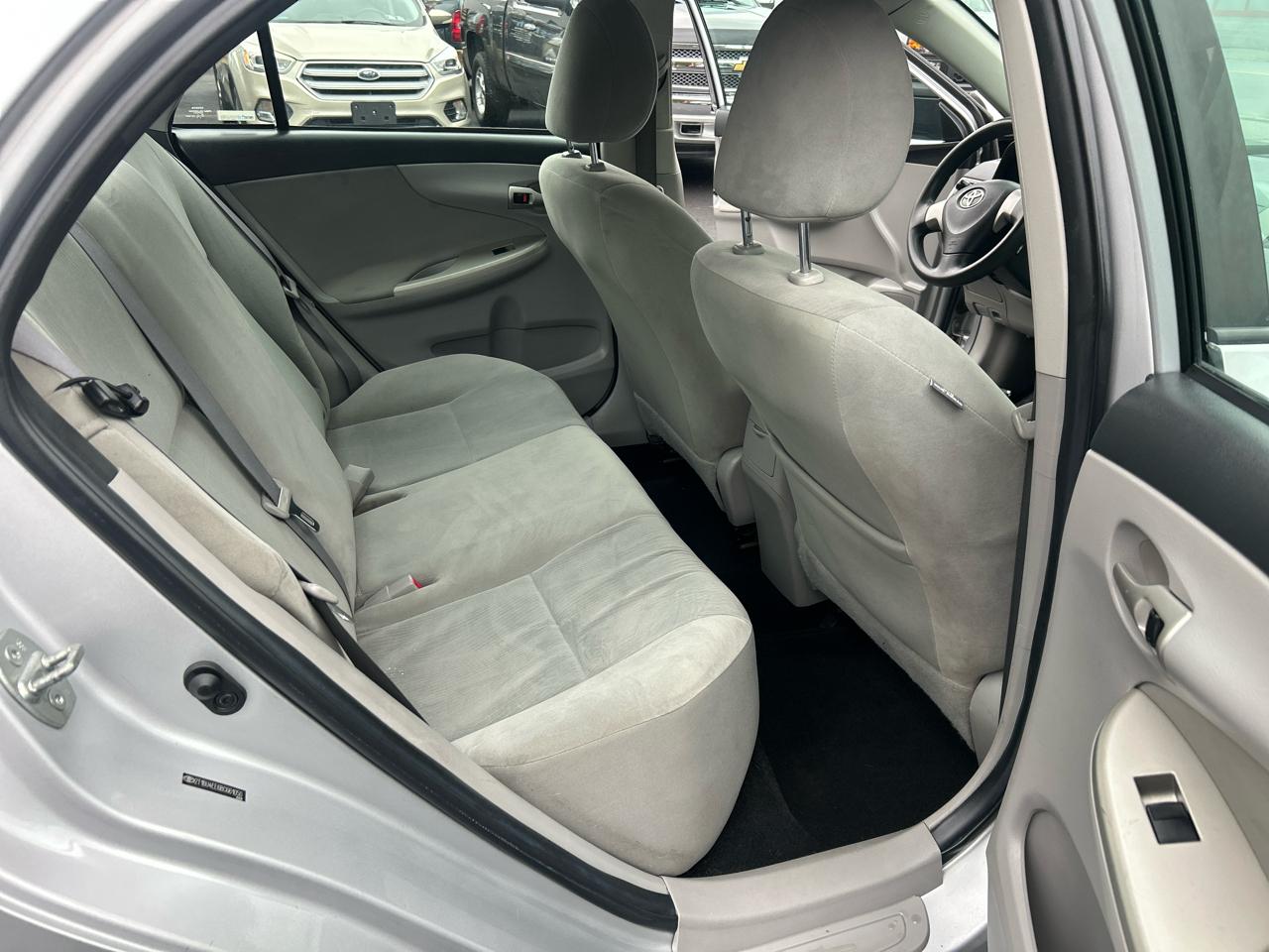 Toyota Corolla 4dr Sdn Auto S Special Edition (Natl) 2011