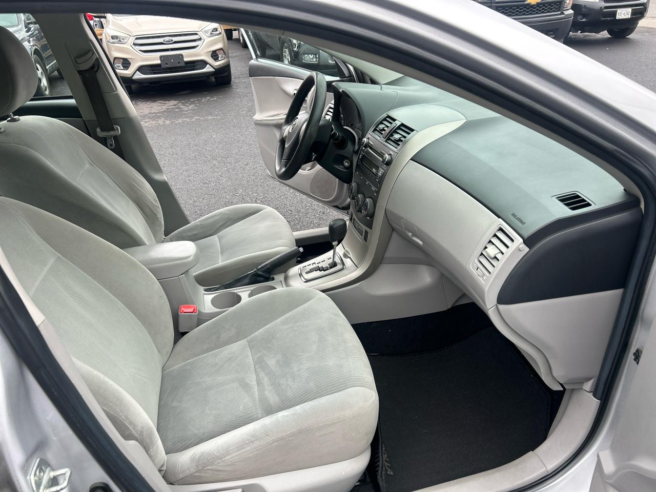 Toyota Corolla 4dr Sdn Auto S Special Edition (Natl) 2011