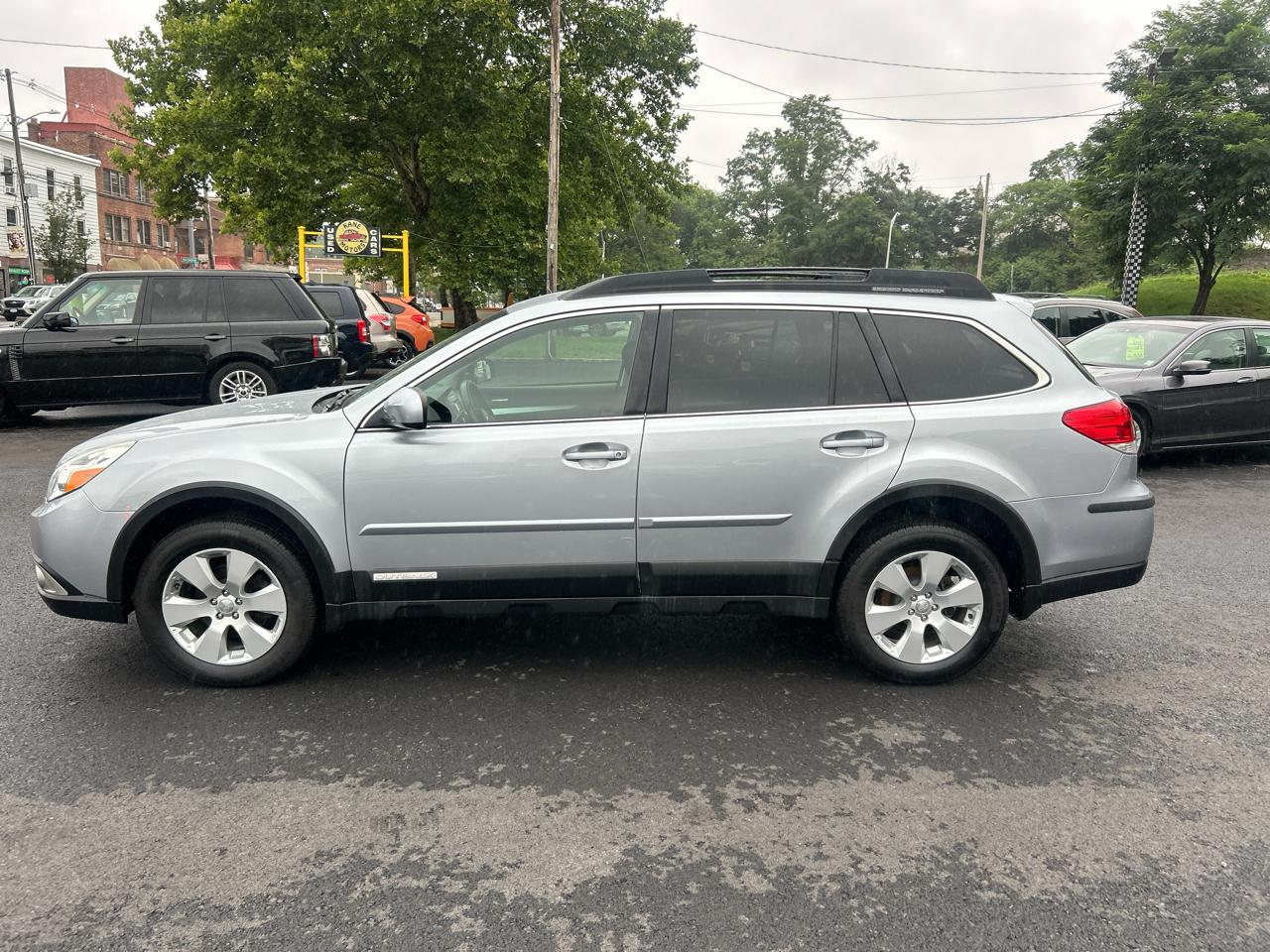 Subaru Outback 2.5i Premium 2012