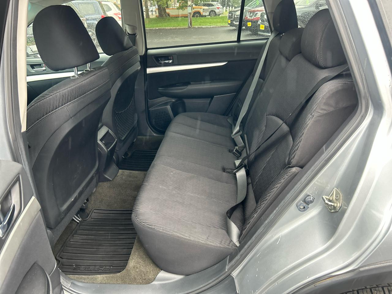 Subaru Outback 2.5i Premium 2012