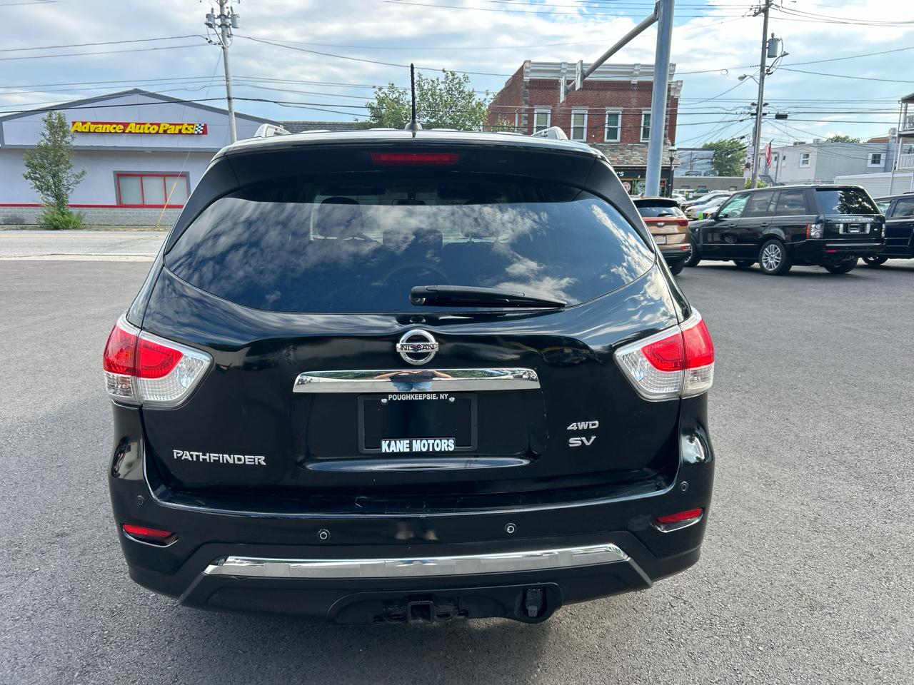 Nissan Pathfinder SV 4WD 2013