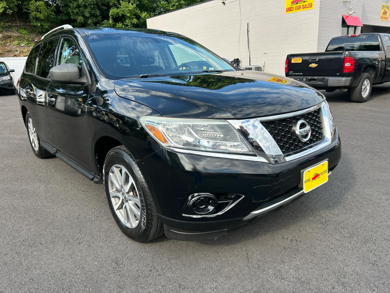 Nissan Pathfinder SV 4WD 2013
