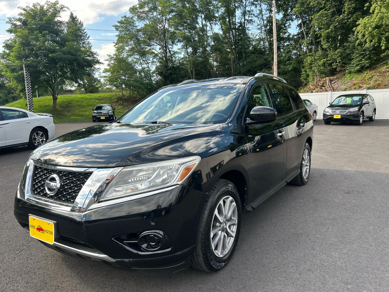 Nissan Pathfinder SV 4WD 2013