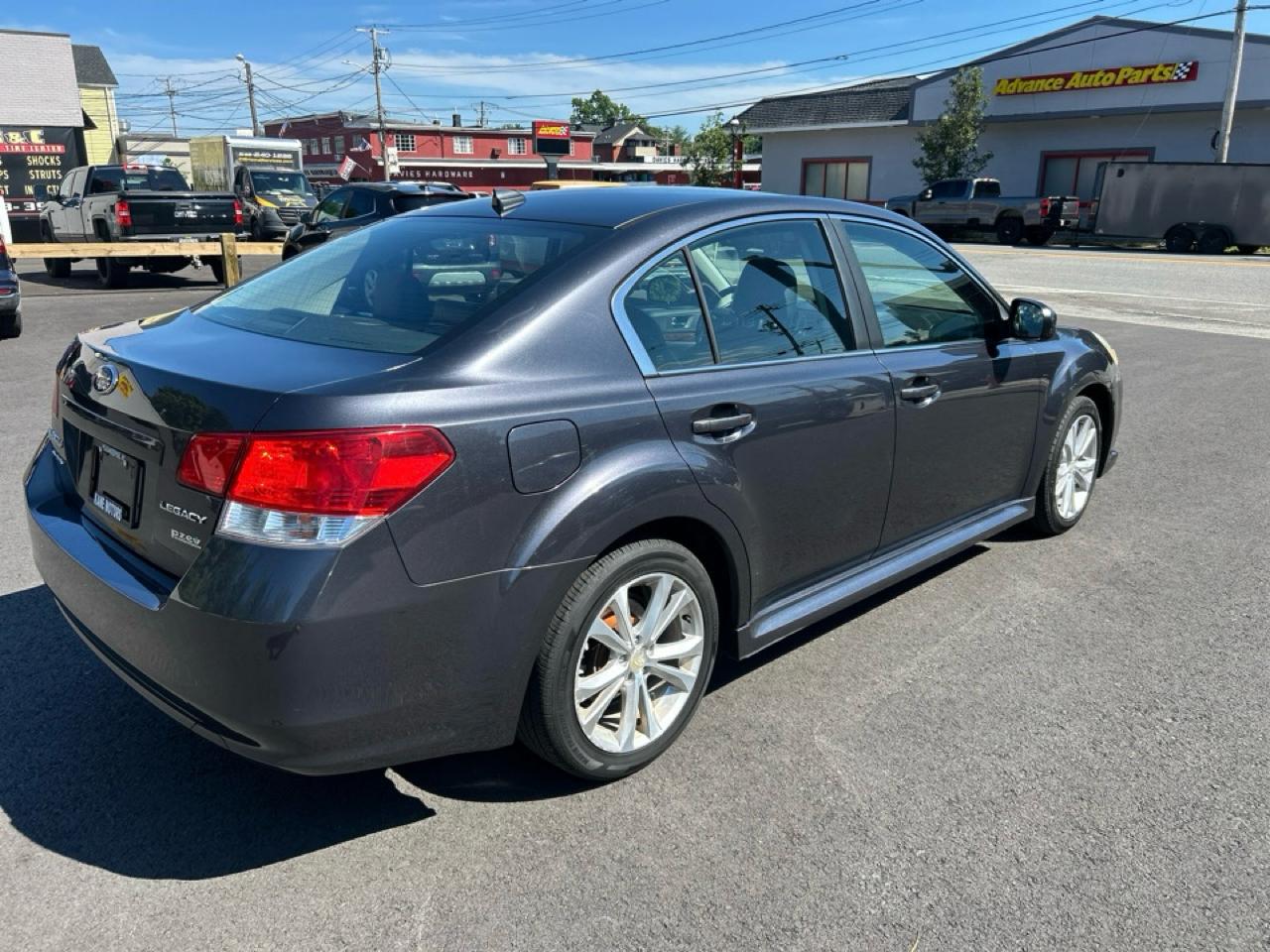 Subaru Legacy 2.5i Limited 2013