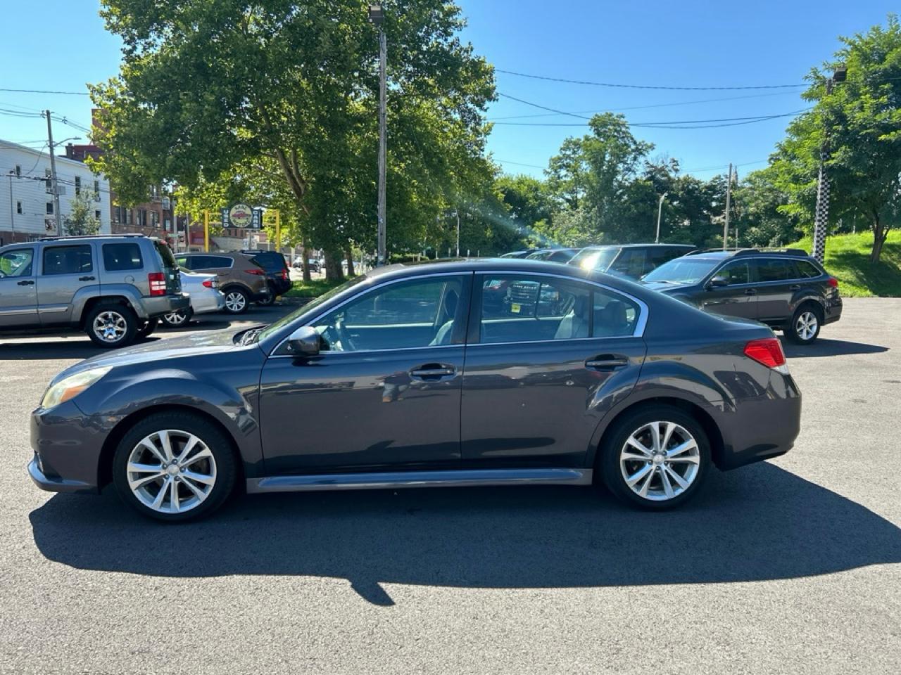 Subaru Legacy 2.5i Limited 2013