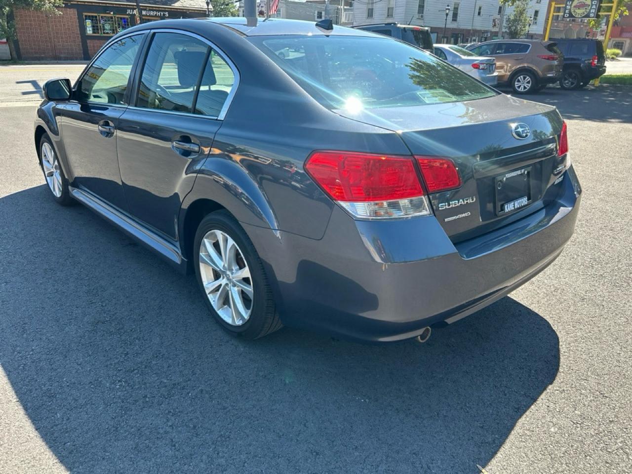 Subaru Legacy 2.5i Limited 2013