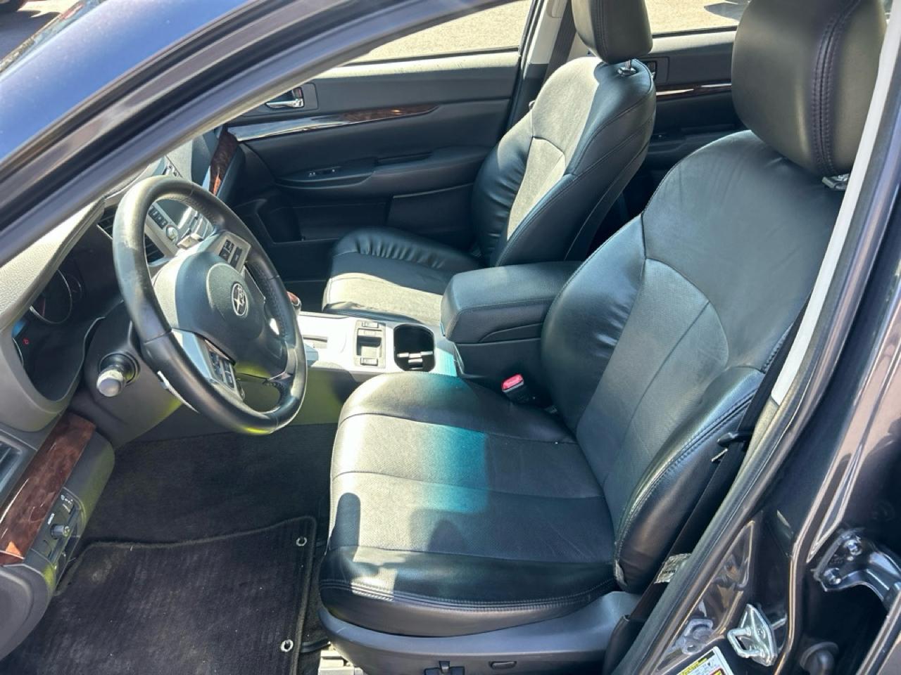 Subaru Legacy 2.5i Limited 2013