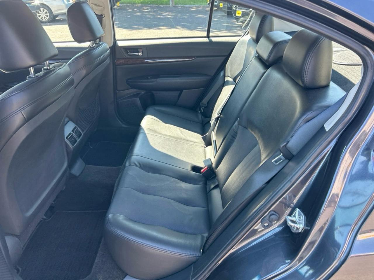 Subaru Legacy 2.5i Limited 2013