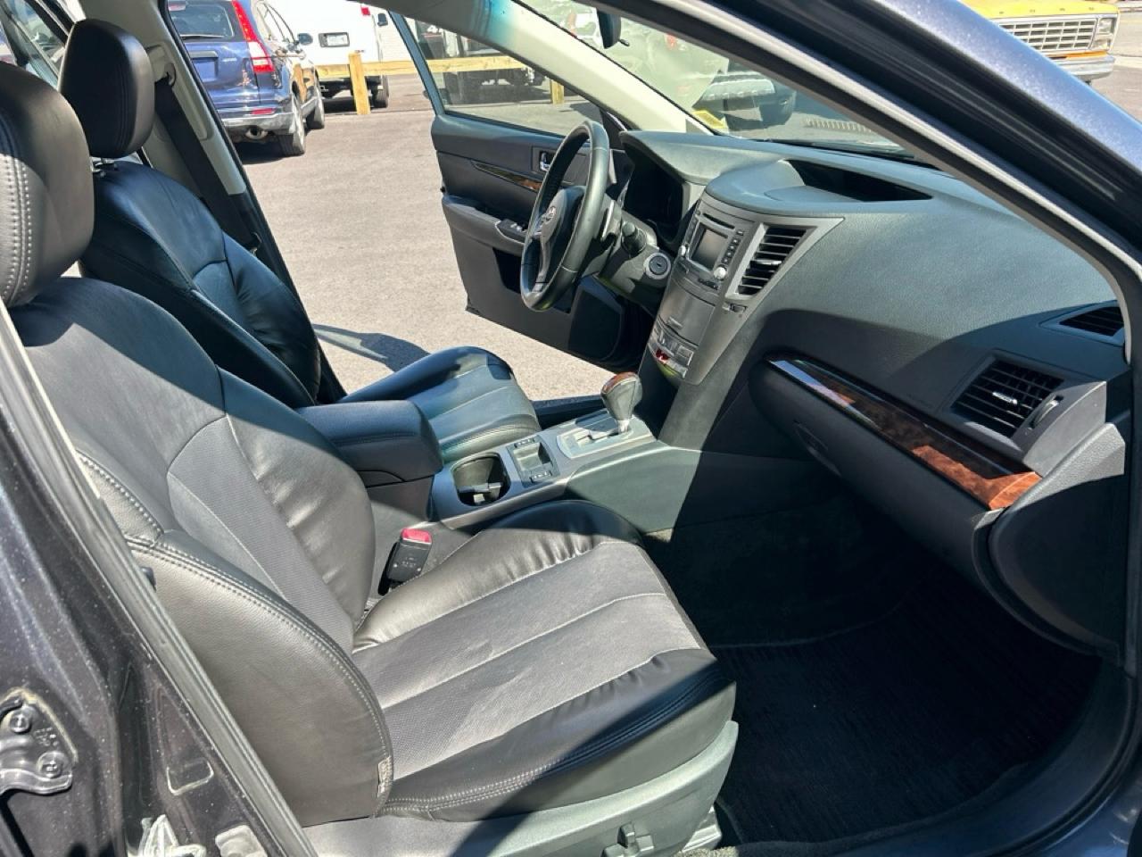 Subaru Legacy 2.5i Limited 2013